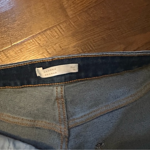 LC Lauren Conrad Cut Off Jean Shorts Size 16 NEW - Picture 4 of 4